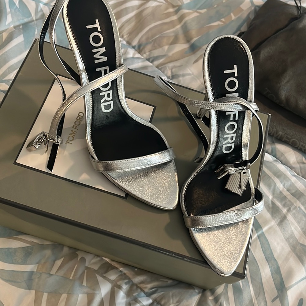 Authentic Tom ford size 38